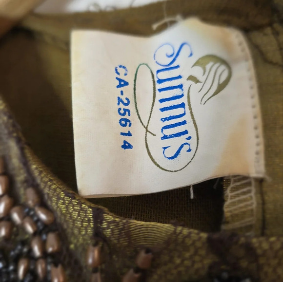 Gorgeous top - Picture 6 of 13